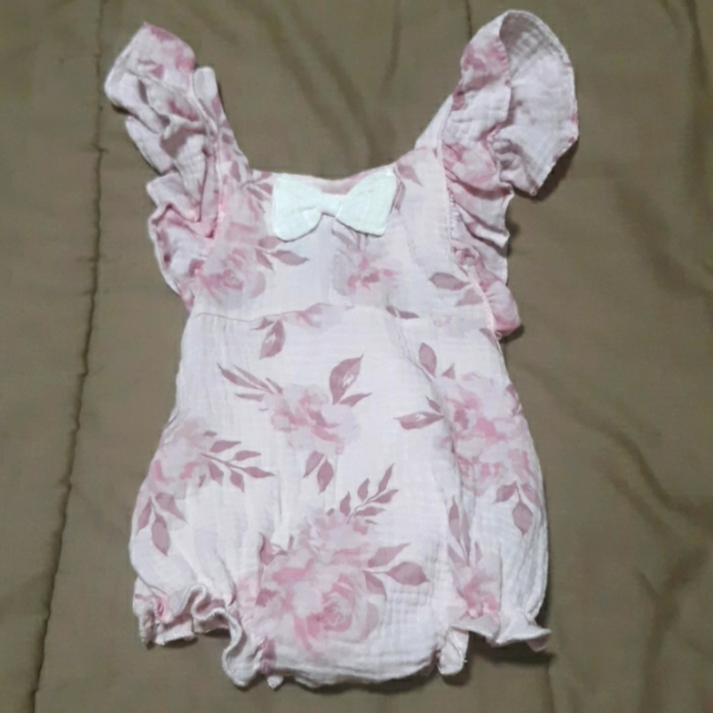 NWOT Pink floral romper